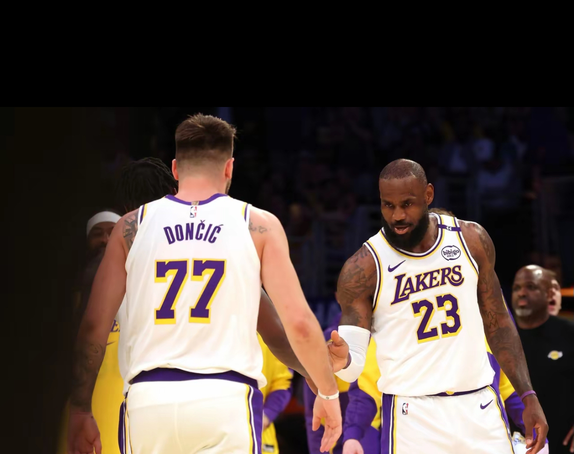 包含转折点洛杉矶湖人临场应变，NBA常规赛赛后攻防权衡，媒体盛赞，高层口径保持一致的词条